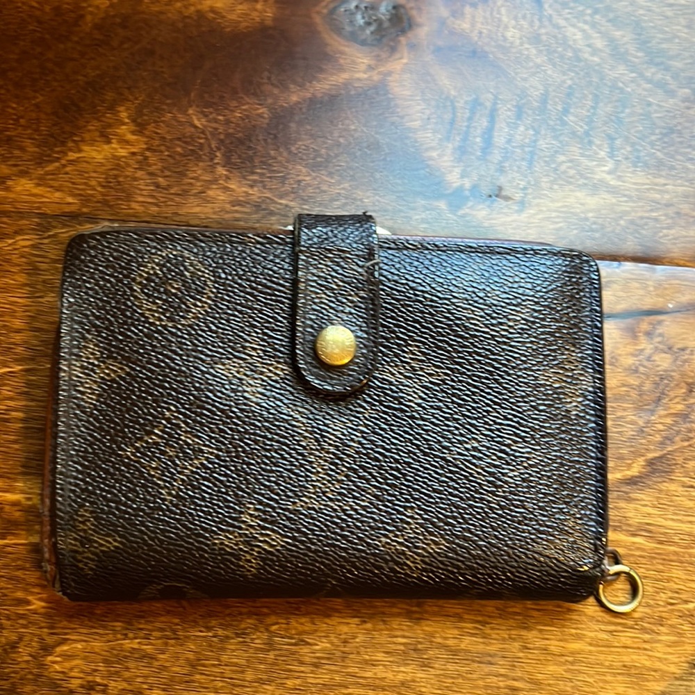 Authentic Louis Vuitton Monogram Waller